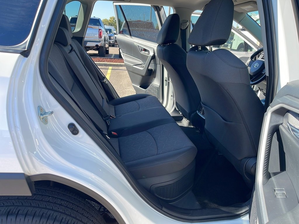 Used 2024 Toyota RAV4 XLE image 15