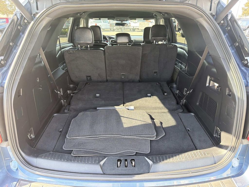 Certified 2020 Ford Explorer XLT w/ Equipment Group 202A image 23