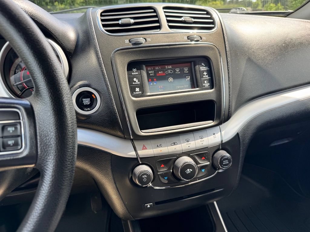 Used 2019 Dodge Journey SE FWD image 30