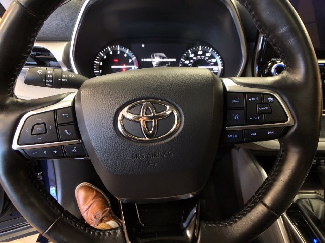 Used 2021 Toyota Highlander Platinum AWD/4WD image 13