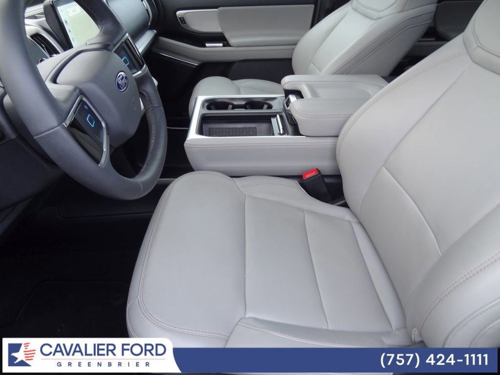 Certified 2025 Ford Expedition Active image 10