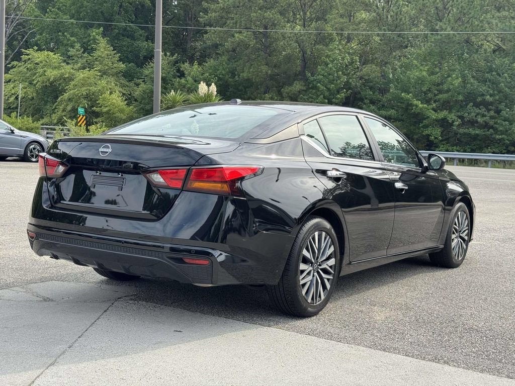 Used 2025 Nissan Altima 2.5 SV FWD image 22