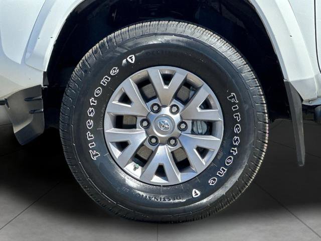 Used 2018 Toyota Tacoma SR5 w/ SR5 Appearance Package (SM) RWD image 22
