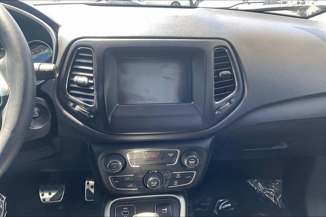 Used 2018 Jeep Compass Latitude w/ Popular Equipment Group FWD image 29