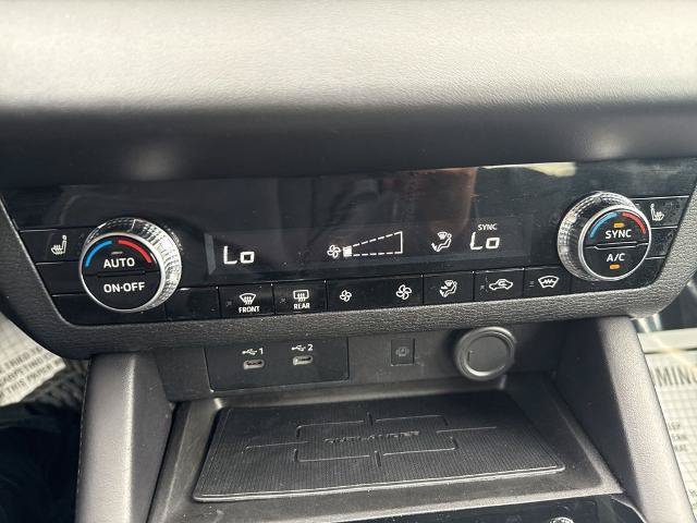 Used 2025 Mitsubishi Outlander AWD image 16