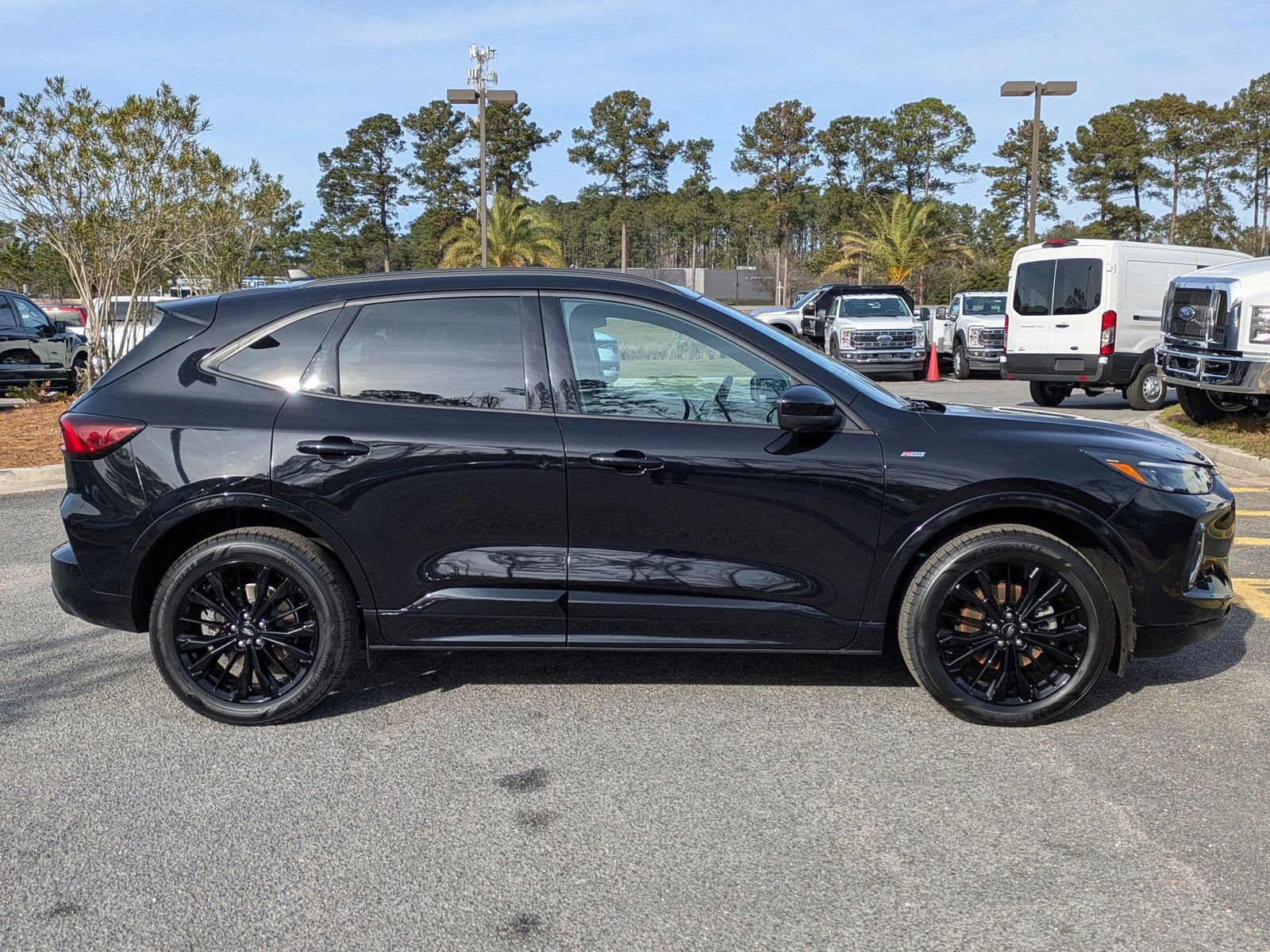 Certified 2023 Ford Escape ST-Line Elite image 6