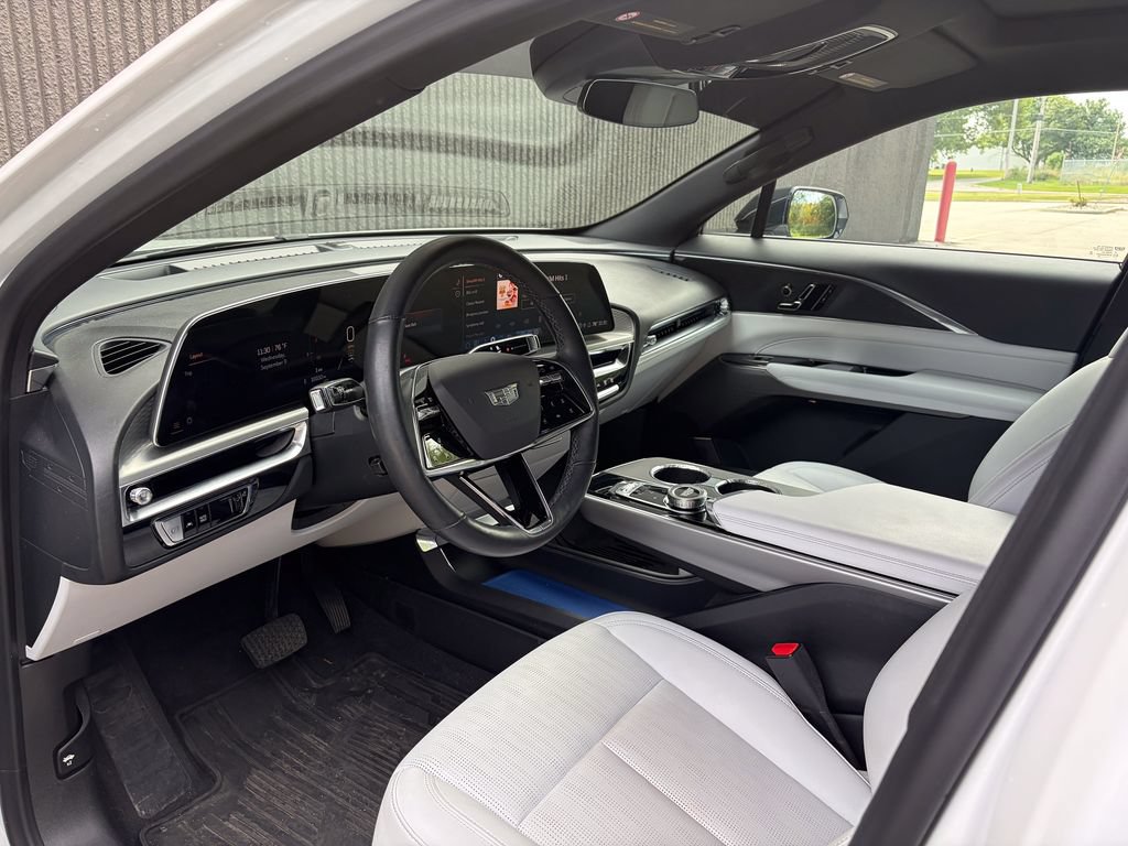 Used 2024 Cadillac Lyriq Sport AWD/4WD image 10
