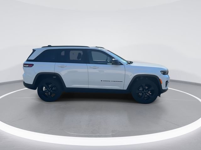 Used 2022 Jeep Grand Cherokee Altitude image 8