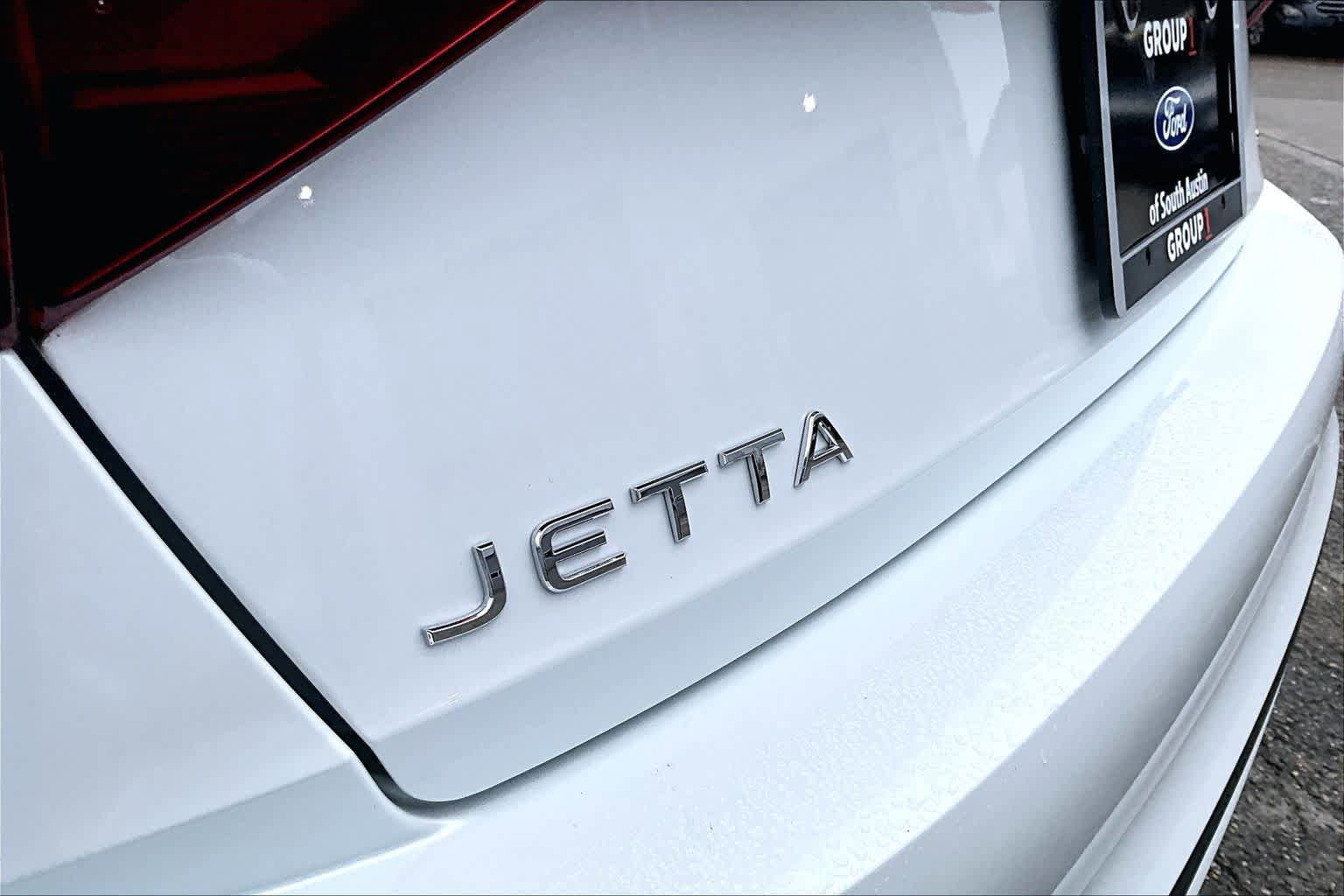 Used 2023 Volkswagen Jetta SE FWD image 9