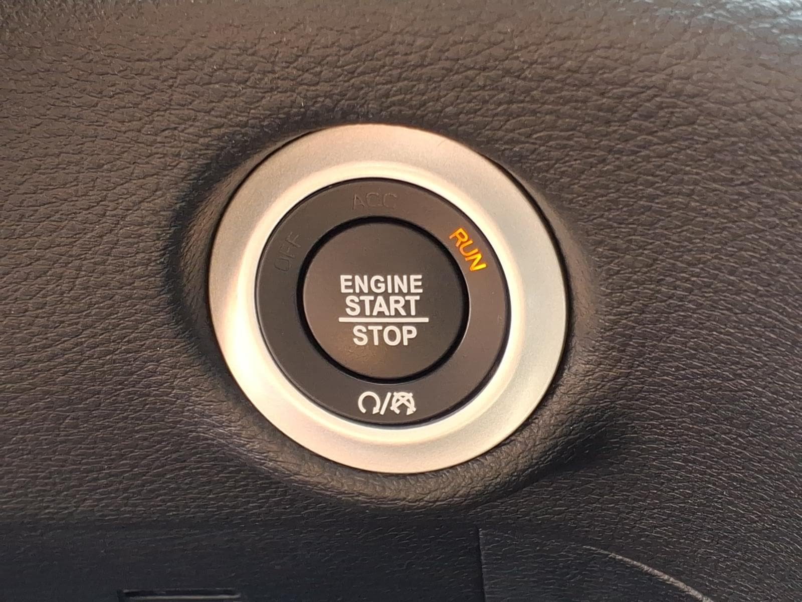 Used 2025 Chrysler Pacifica Limited FWD image 22