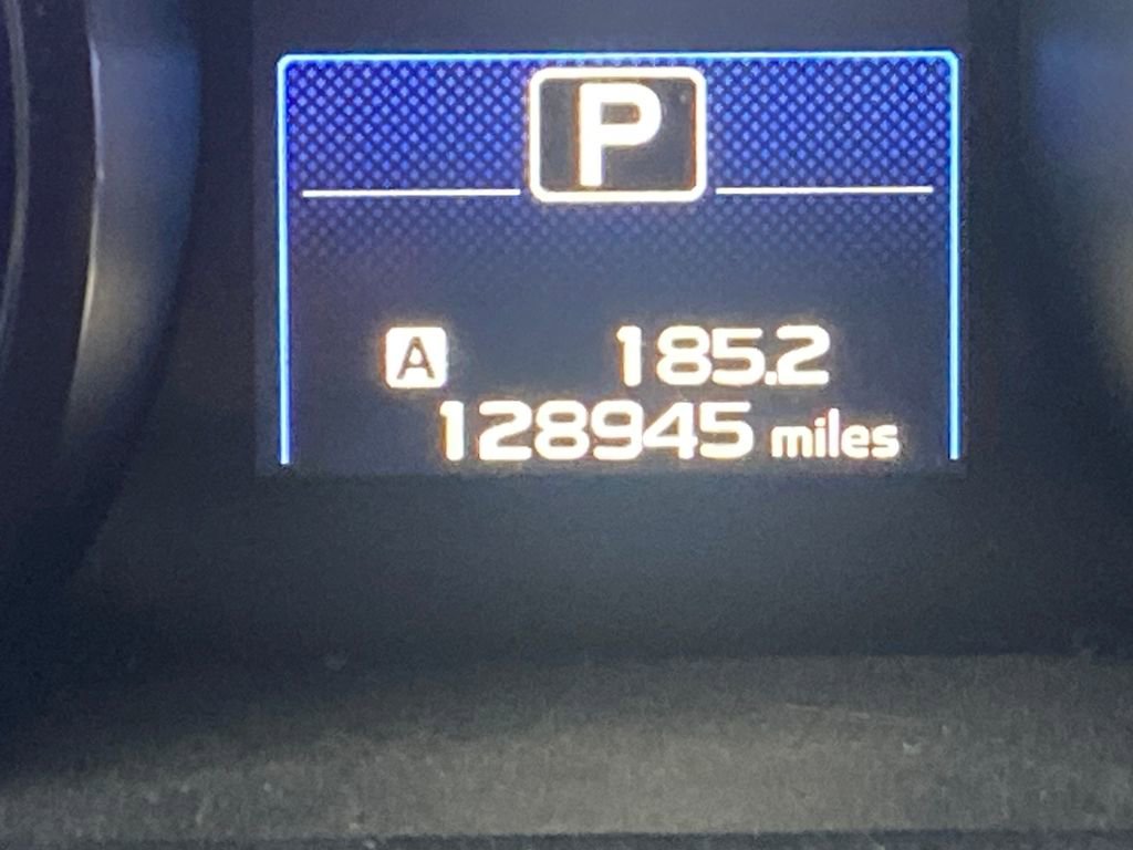 Used 2017 Subaru Outback 2.5i Premium image 23