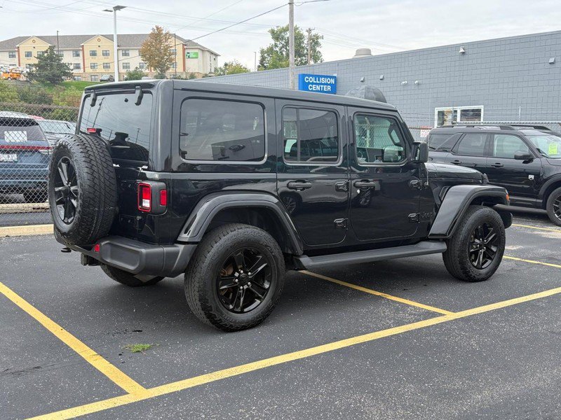 Used 2021 Jeep Wrangler Unlimited Sahara AWD/4WD image 3