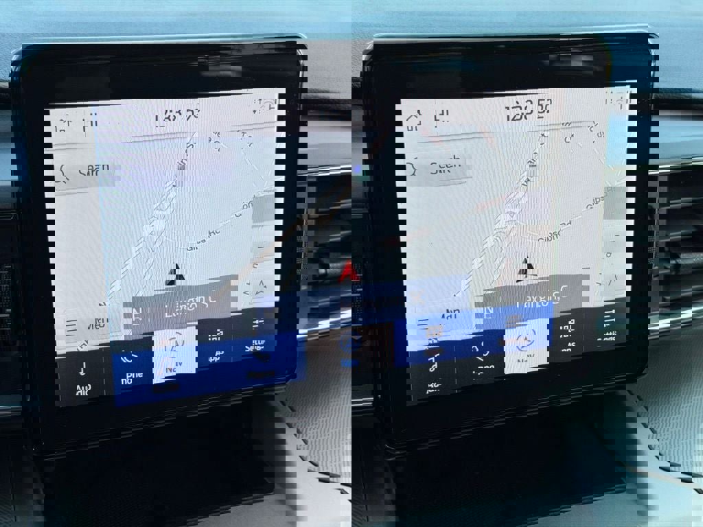 Certified 2022 Ford Explorer XLT w/ Equipment Group 202A image 33