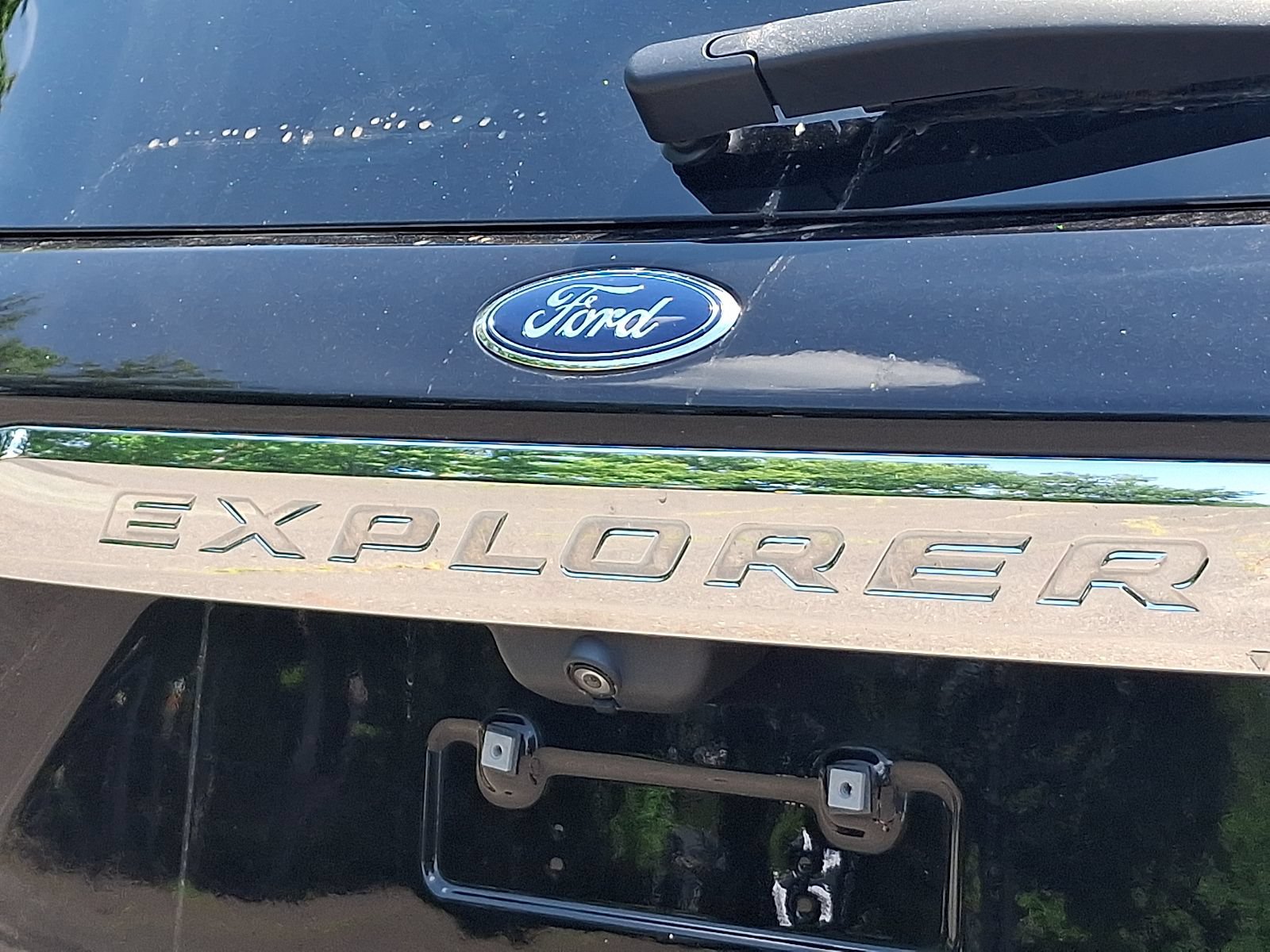 Certified 2020 Ford Explorer XLT w/ Comfort Package AWD/4WD image 28