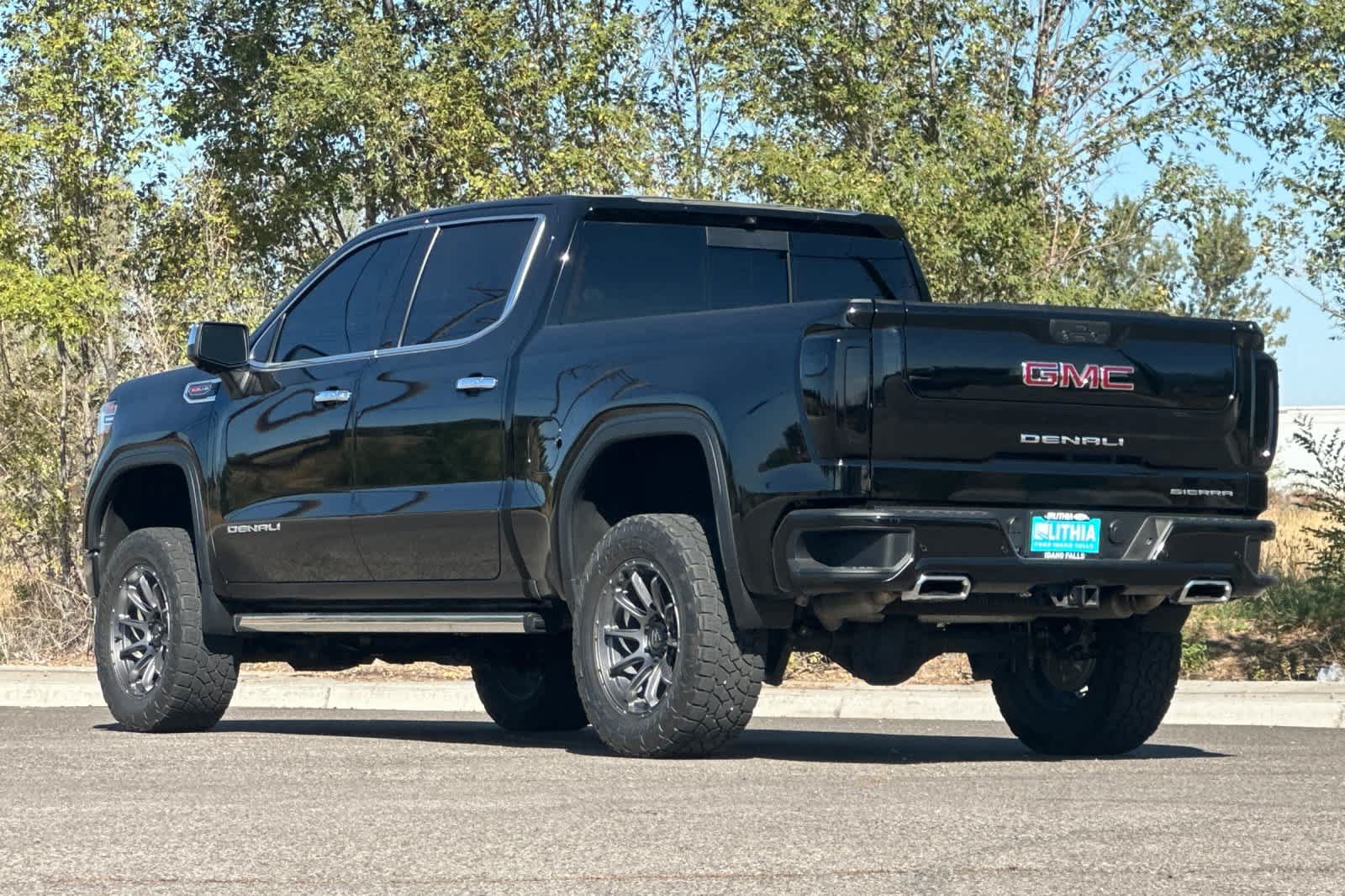 Used 2019 GMC Sierra 1500 Denali w/ Denali Ultimate Package AWD/4WD image 6