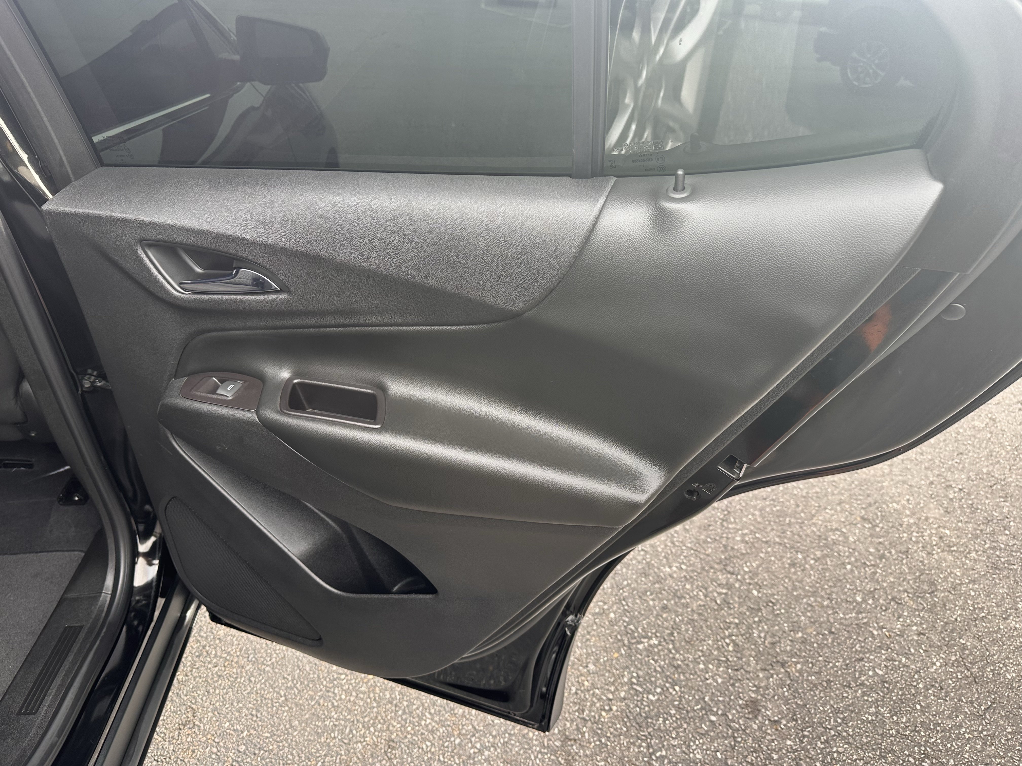 Used 2020 Chevrolet Equinox LT FWD image 15