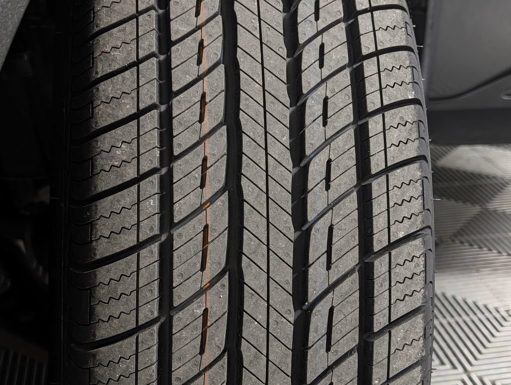 Certified 2025 Ford Escape ST-Line FWD image 29