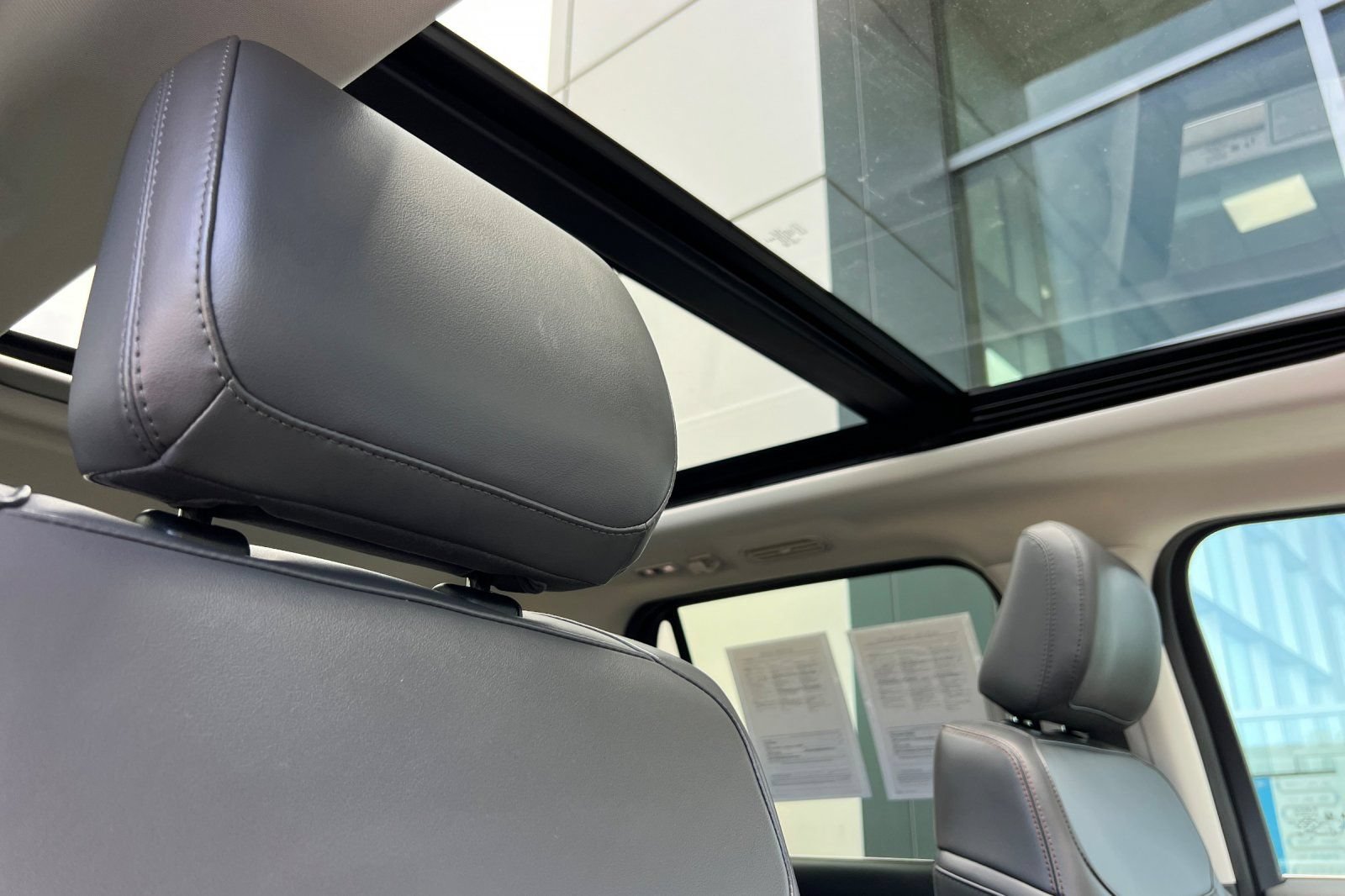 Certified 2025 Ford Expedition Active AWD/4WD image 18