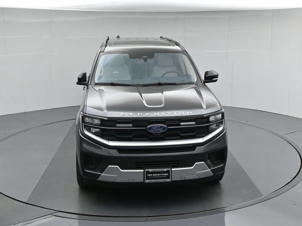 Certified 2025 Ford Expedition Max Platinum w/ Driver's Package AWD/4WD image 44