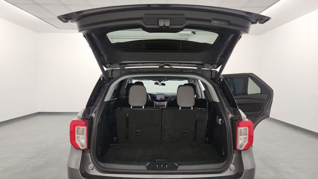 Certified 2022 Ford Explorer XLT w/ Equipment Group 202A image 28