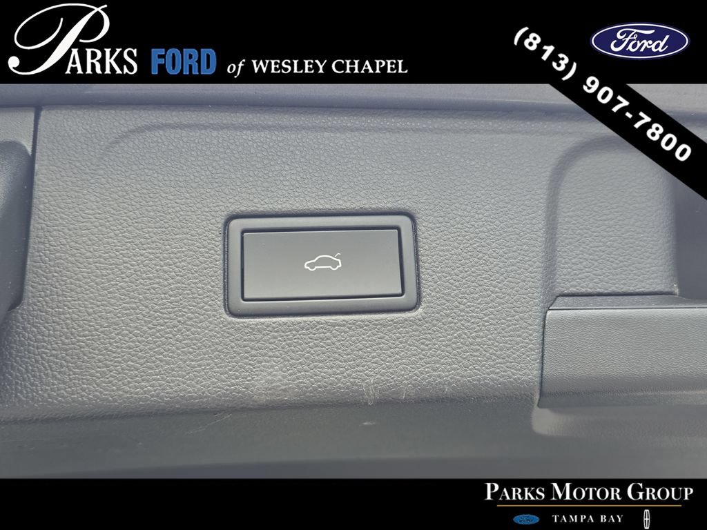 Used 2023 Volkswagen Atlas SE w/ Panoramic Sunroof Package FWD image 9