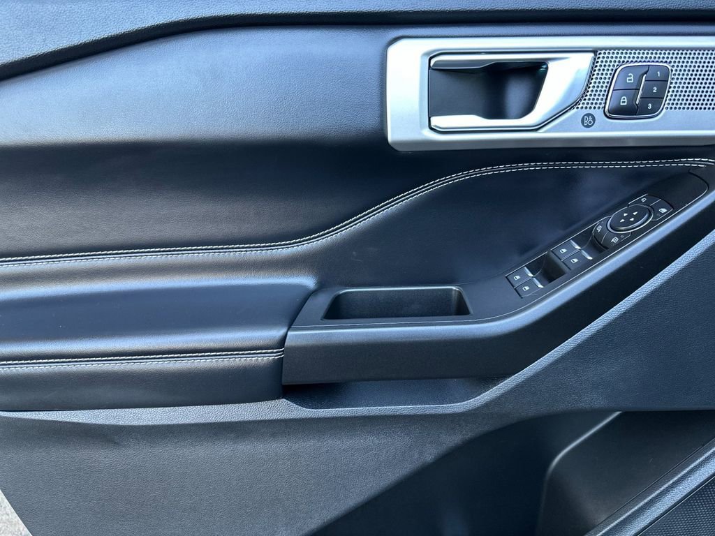 Certified 2020 Ford Explorer ST w/ ST Street Pack image 11