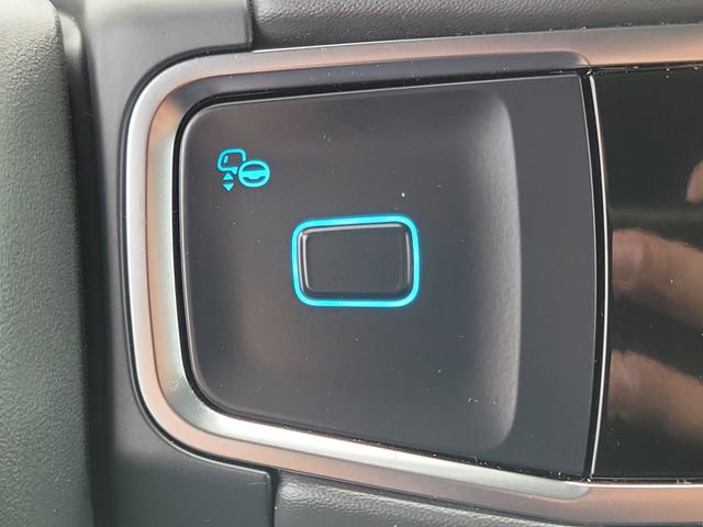 Certified 2025 Ford Expedition Active AWD/4WD image 9