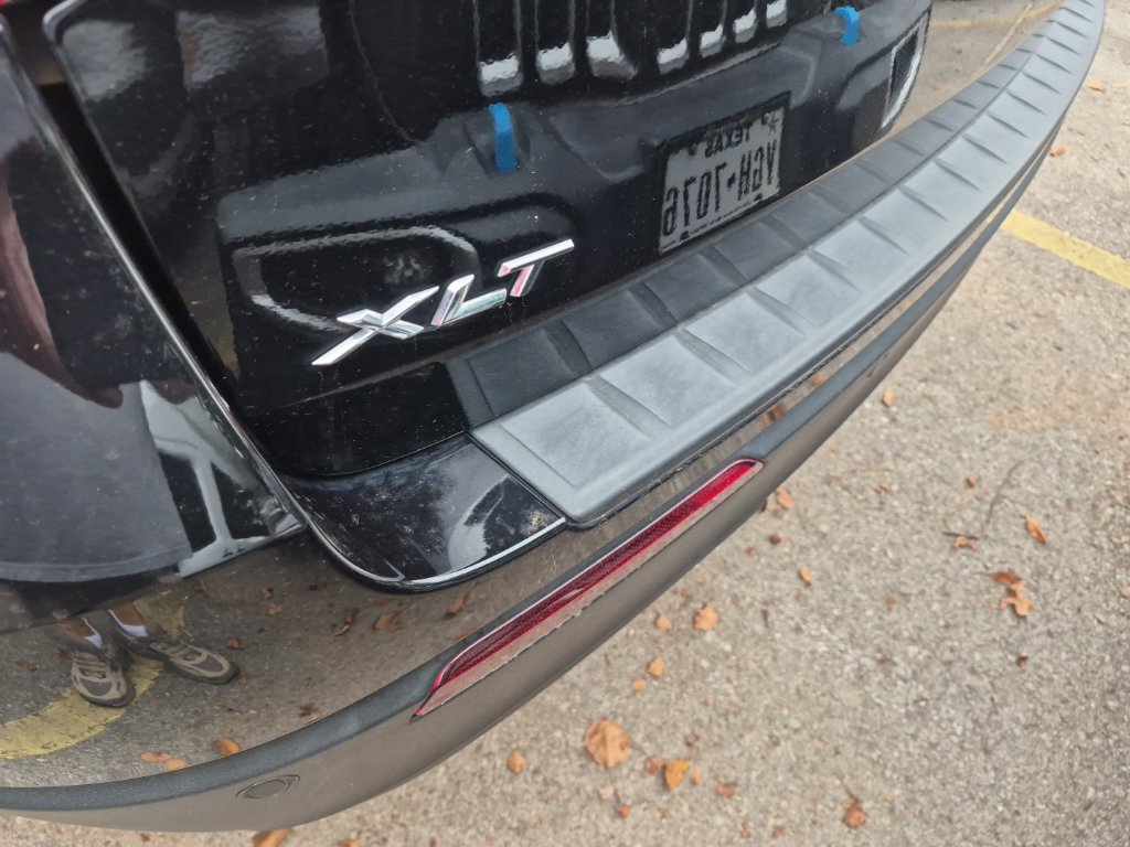 Certified 2022 Ford Explorer XLT RWD image 18