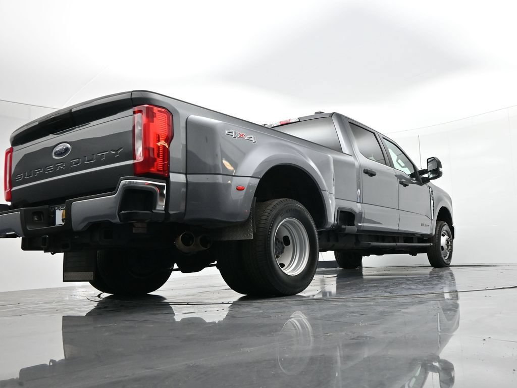 Certified 2025 Ford F350 XLT AWD/4WD image 21