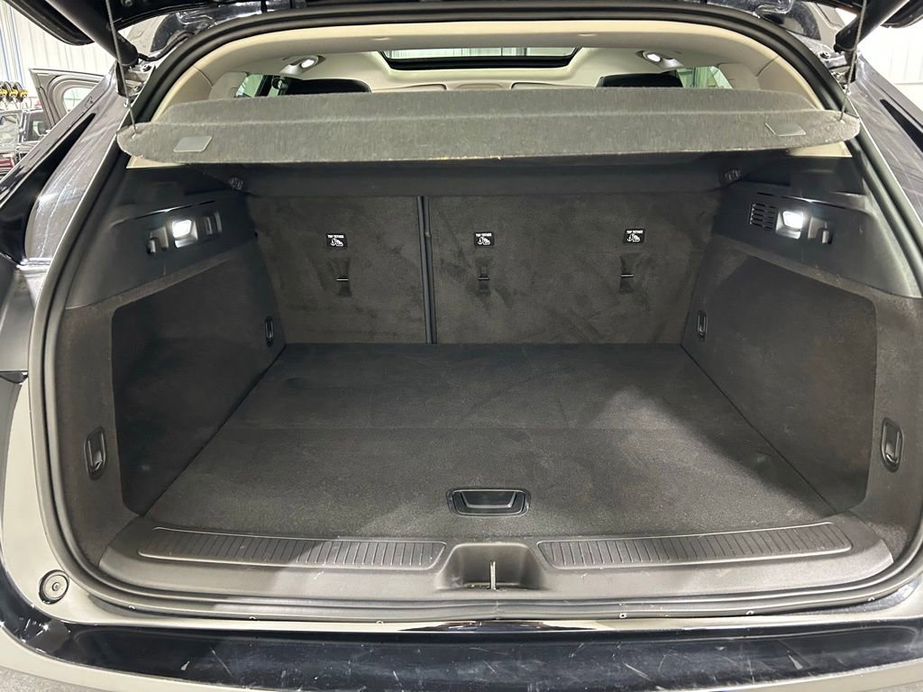 Used 2023 Buick Envision Avenir AWD/4WD image 30