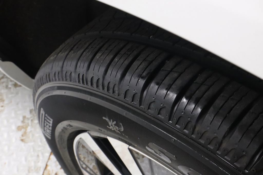 Used 2023 Volvo XC60 B5 Core AWD/4WD image 21