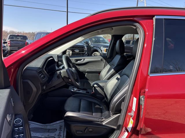 Certified 2023 Ford Escape Platinum w/ Class II Trailer Tow Package image 22