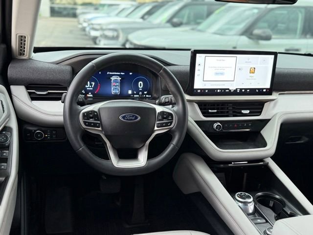 Certified 2025 Ford Explorer Active w/ Active Comfort Package AWD/4WD image 7