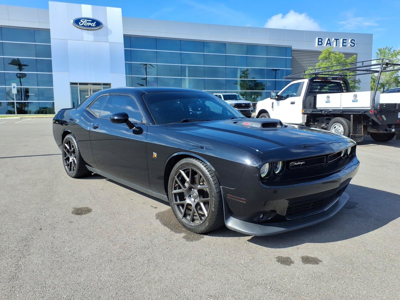 Used 2017 Dodge Challenger R/T Scat Pack RWD image 1