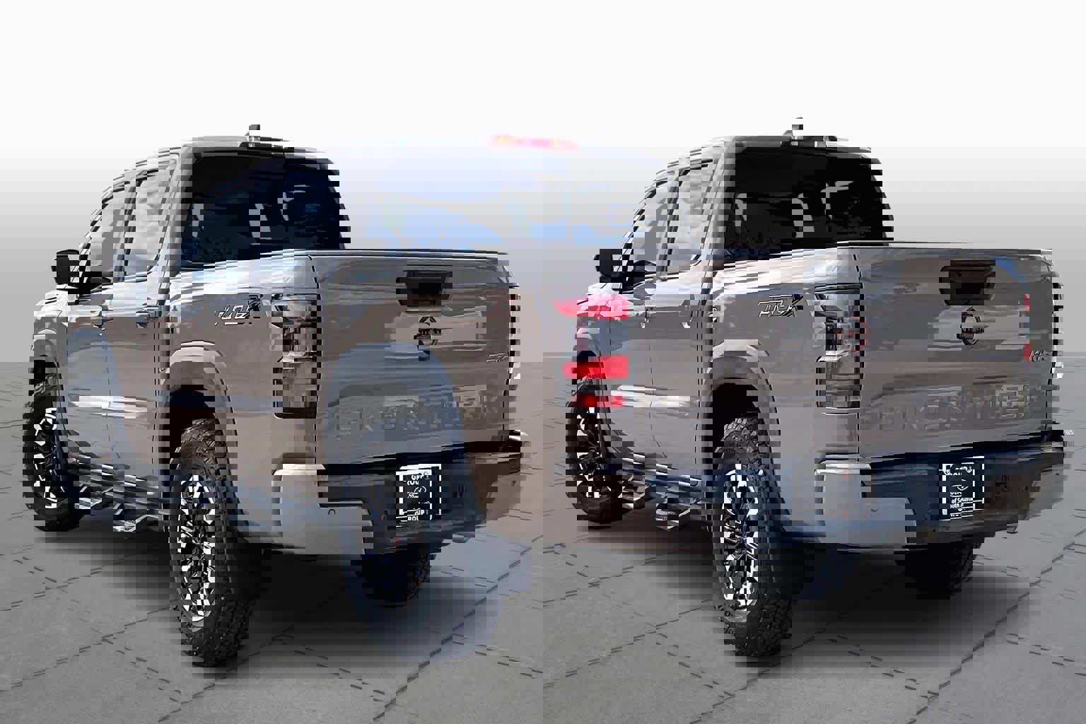 Used 2023 Nissan Frontier Pro-X w/ Pro Convenience Package image 2