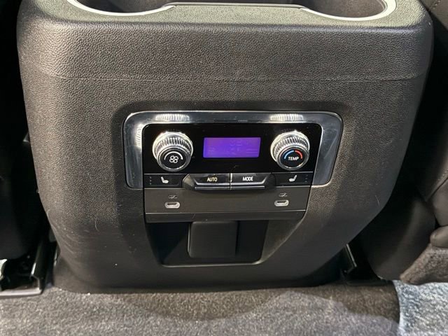 Used 2022 GMC Yukon AT4 AWD/4WD image 36