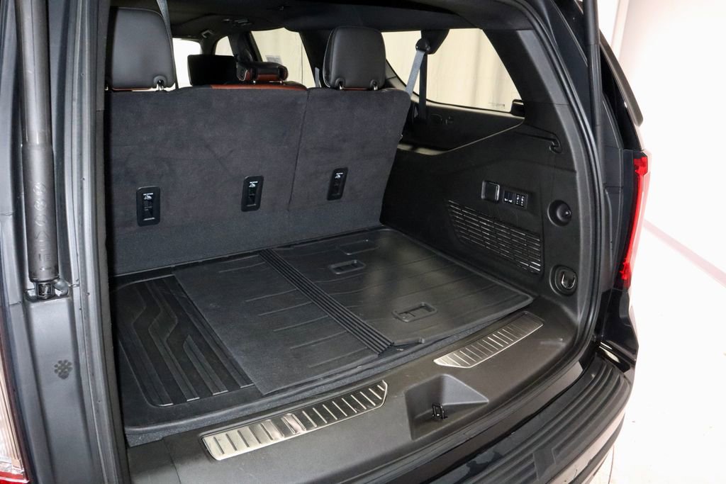 Used 2024 GMC Yukon XL Denali Ultimate AWD/4WD image 14