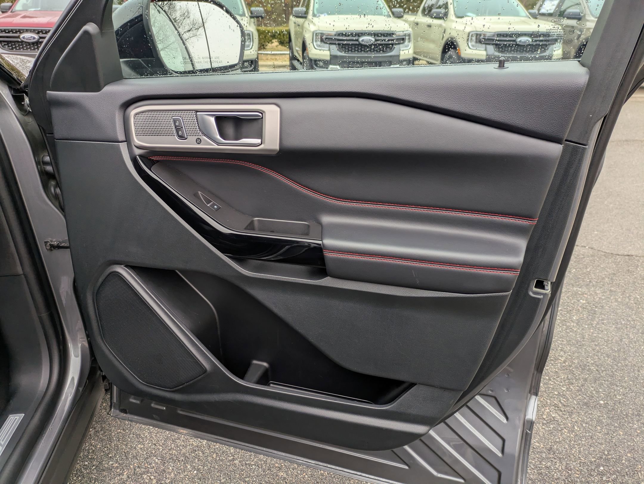 Certified 2024 Ford Explorer ST-Line w/ Class IV Trailer Tow Package image 42