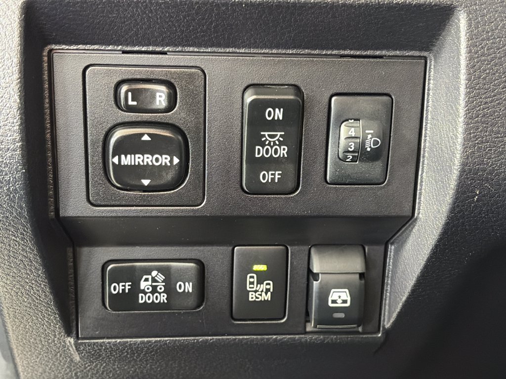 Used 2017 Toyota Tundra SR5 w/ TRD Off Road Package AWD/4WD image 24