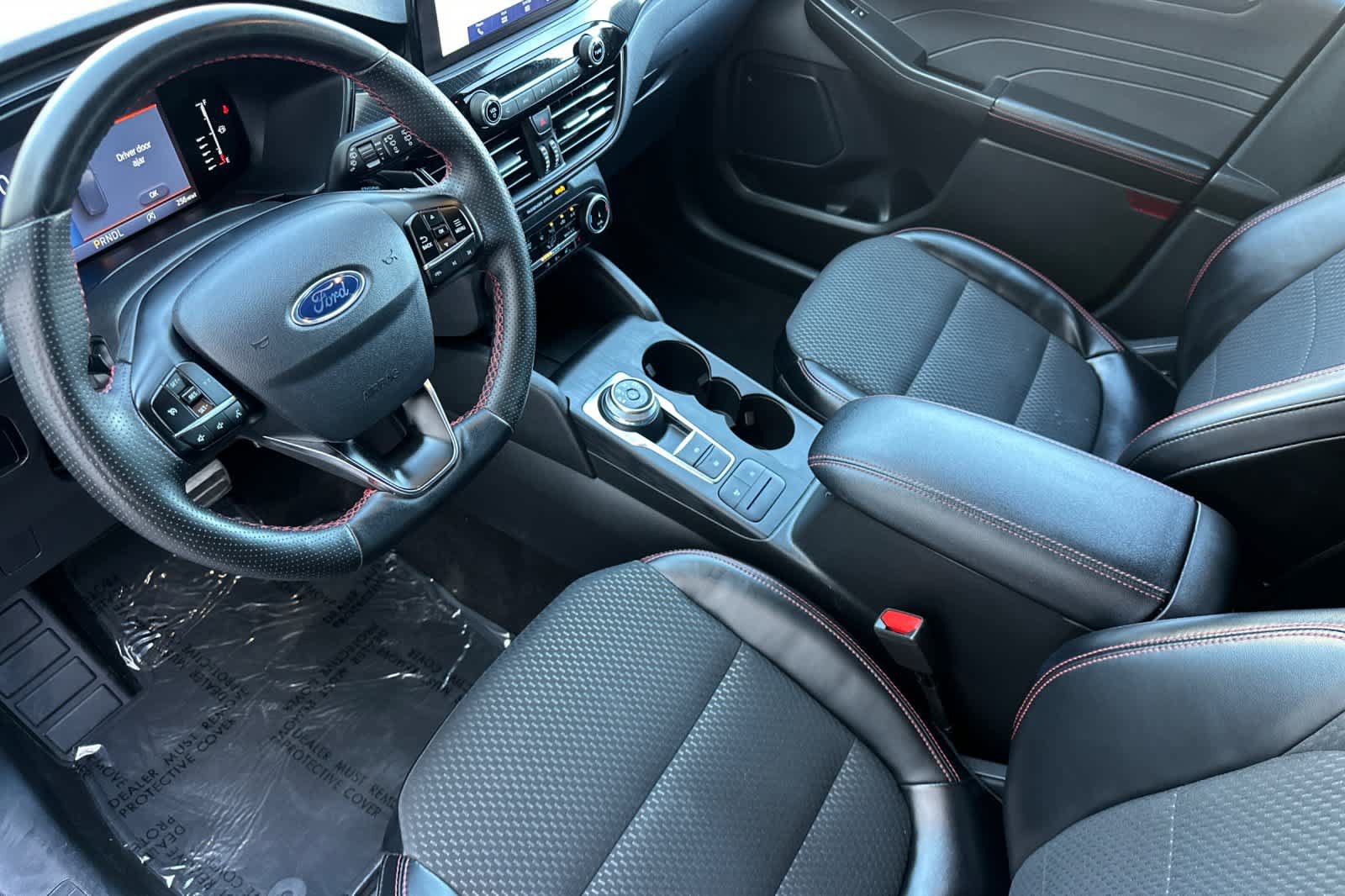 Certified 2024 Ford Escape ST-Line AWD/4WD image 11