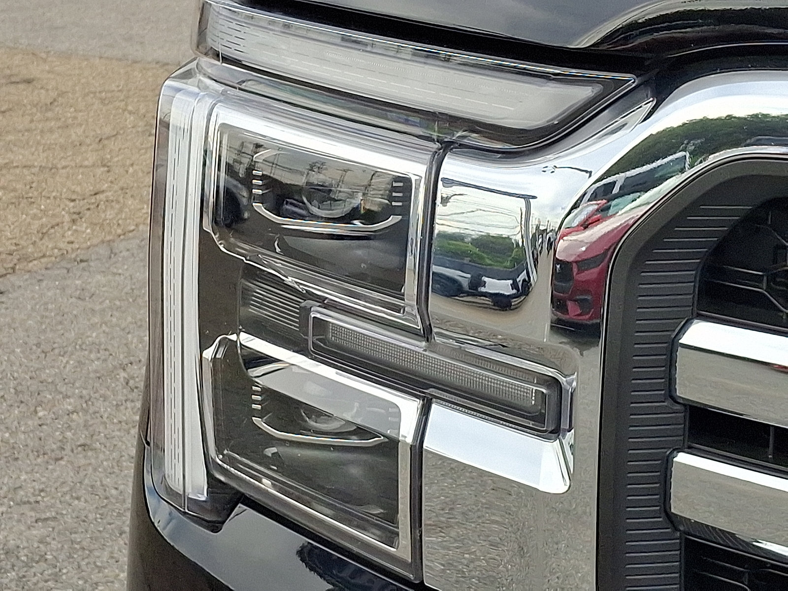 Certified 2025 Ford F150 Lariat w/ Equipment Group 502A High AWD/4WD image 9