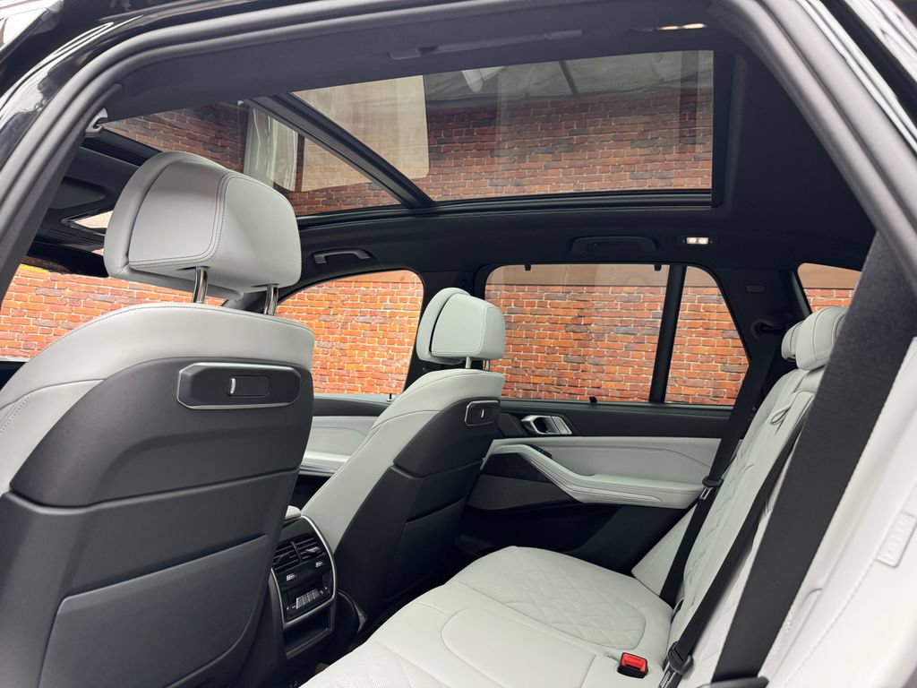 Used 2026 BMW X5 xDrive40i AWD/4WD image 3