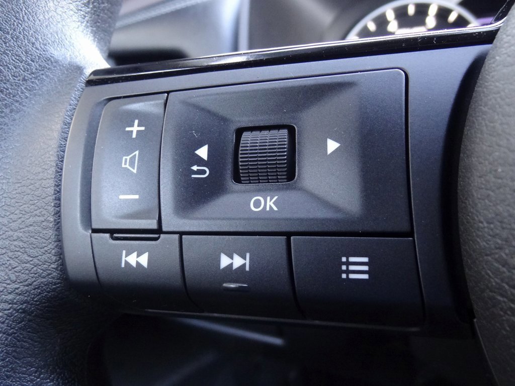 Used 2023 Nissan Rogue SV image 26