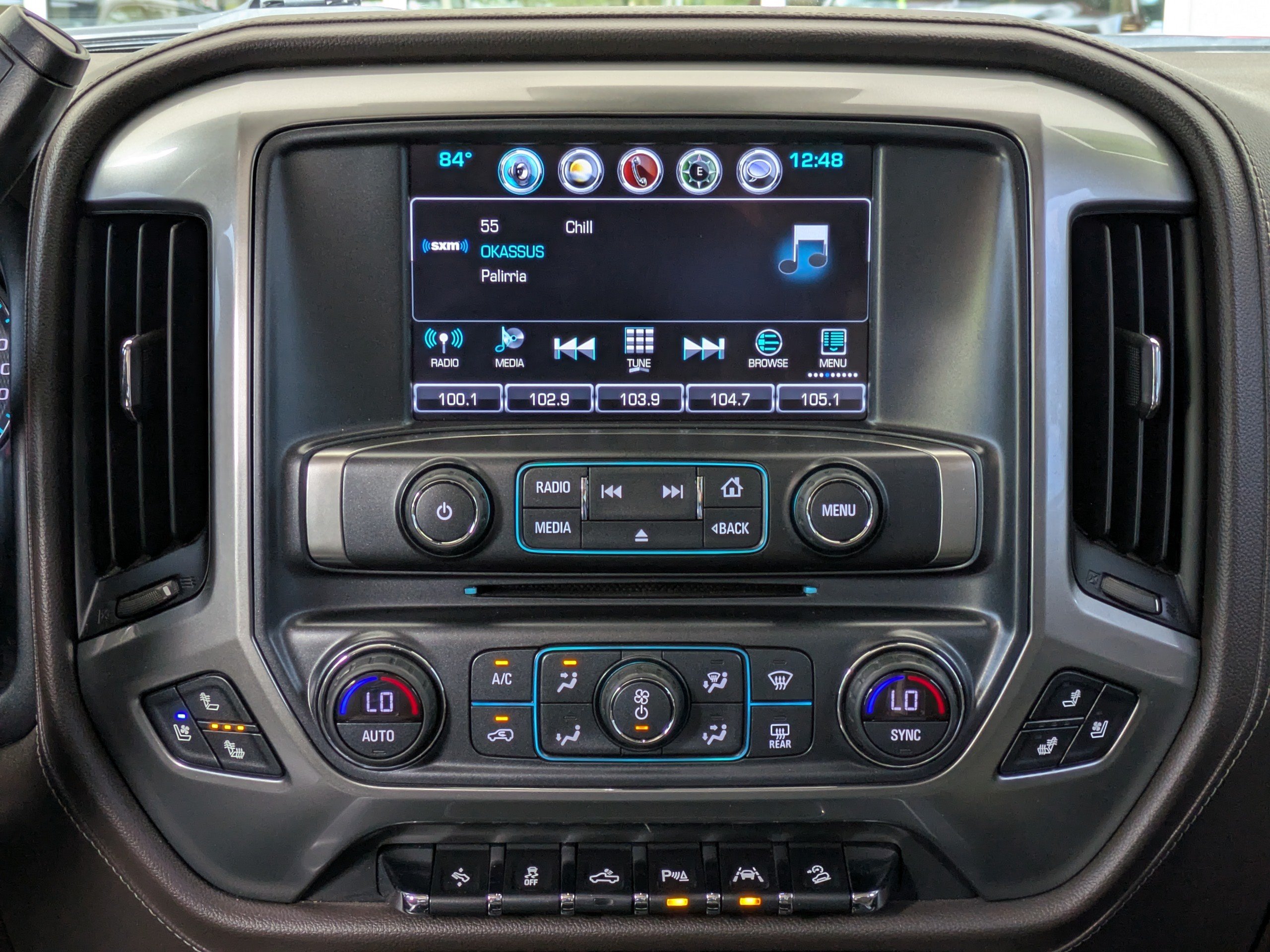 Used 2018 Chevrolet Silverado 1500 LTZ Z71 w/ LTZ Plus Package AWD/4WD image 18