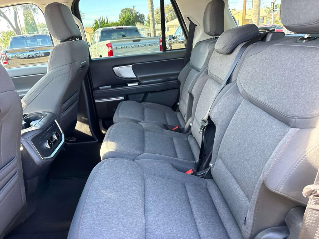 Certified 2025 Ford Expedition Active RWD image 9