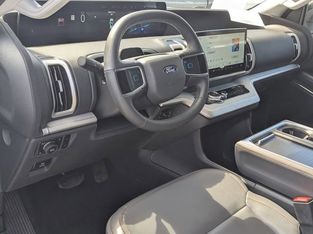 Certified 2025 Ford Expedition Active image 12