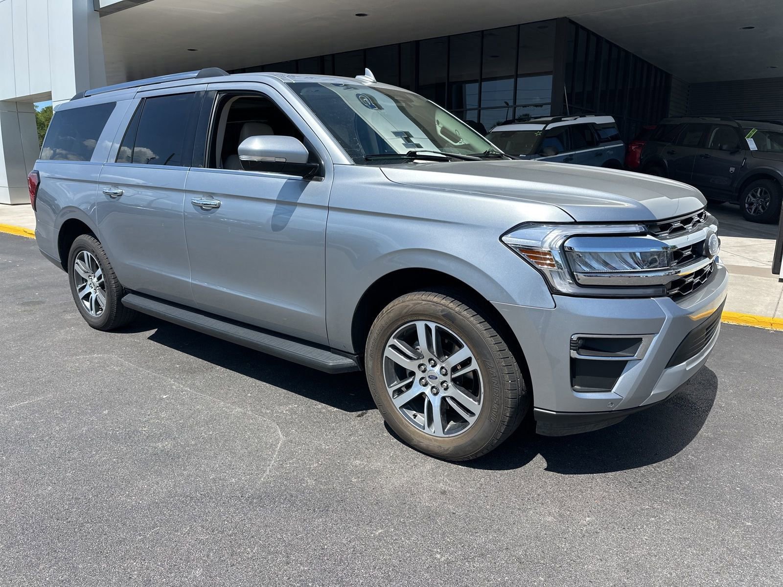 Certified 2024 Ford Expedition Max Limited RWD image 2