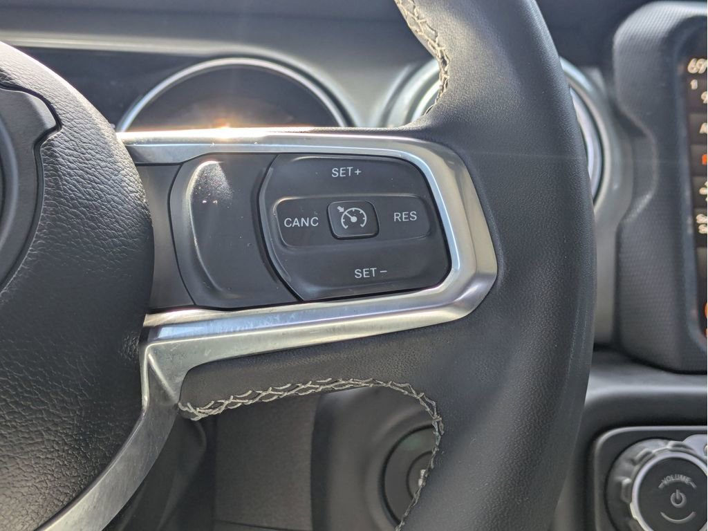 Used 2023 Jeep Gladiator Overland AWD/4WD image 24
