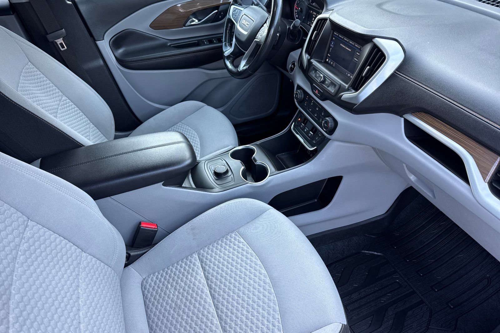 Used 2018 GMC Terrain SLE FWD image 17