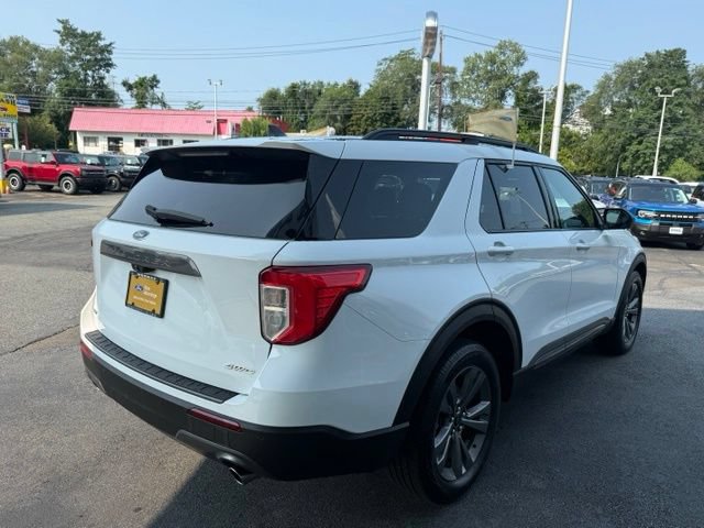 Certified 2021 Ford Explorer XLT w/ Equipment Group 202A AWD/4WD image 9